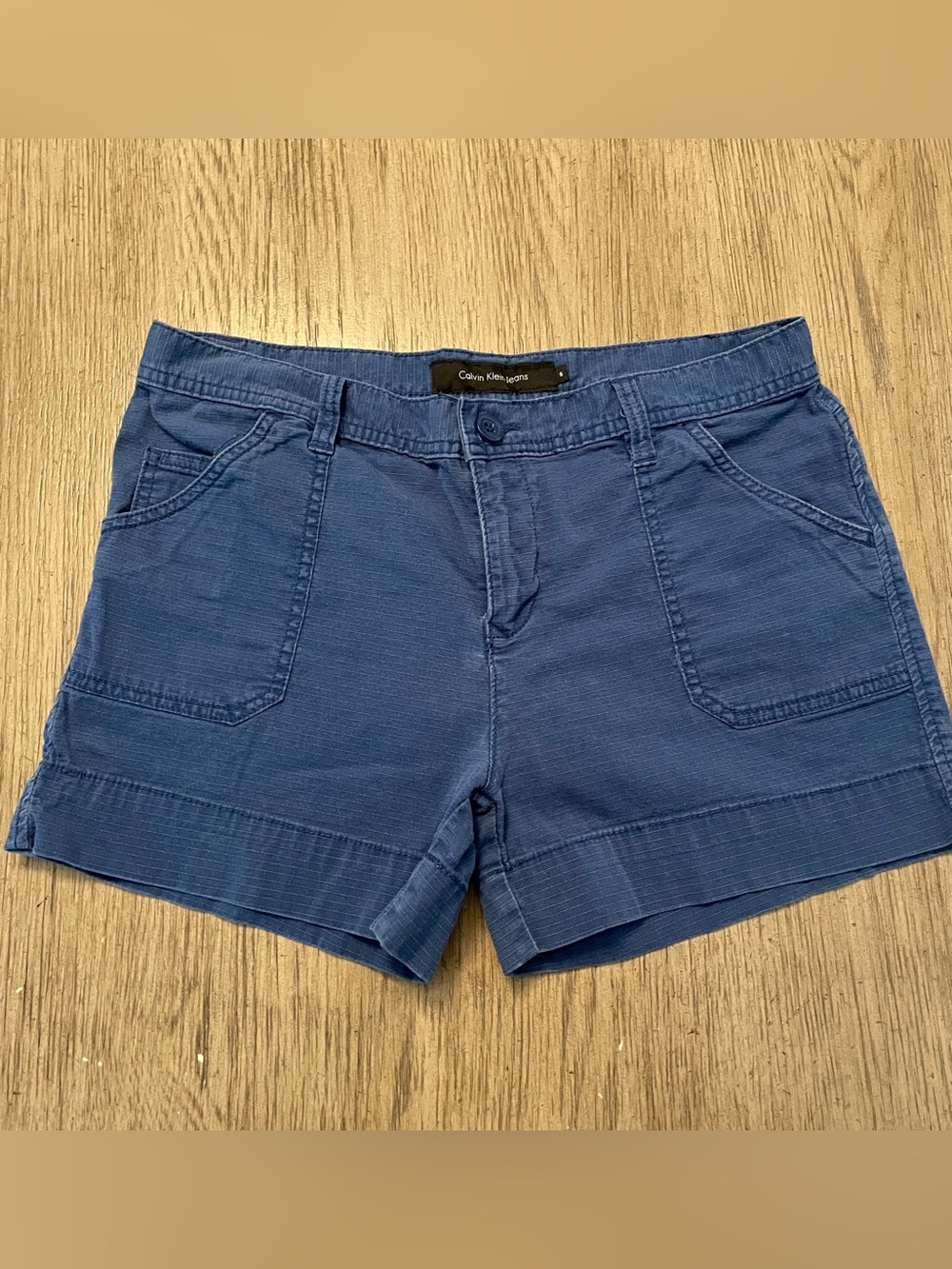 Calvin Klein women’s shorts, blue, size 6, 98% cotton, like new.